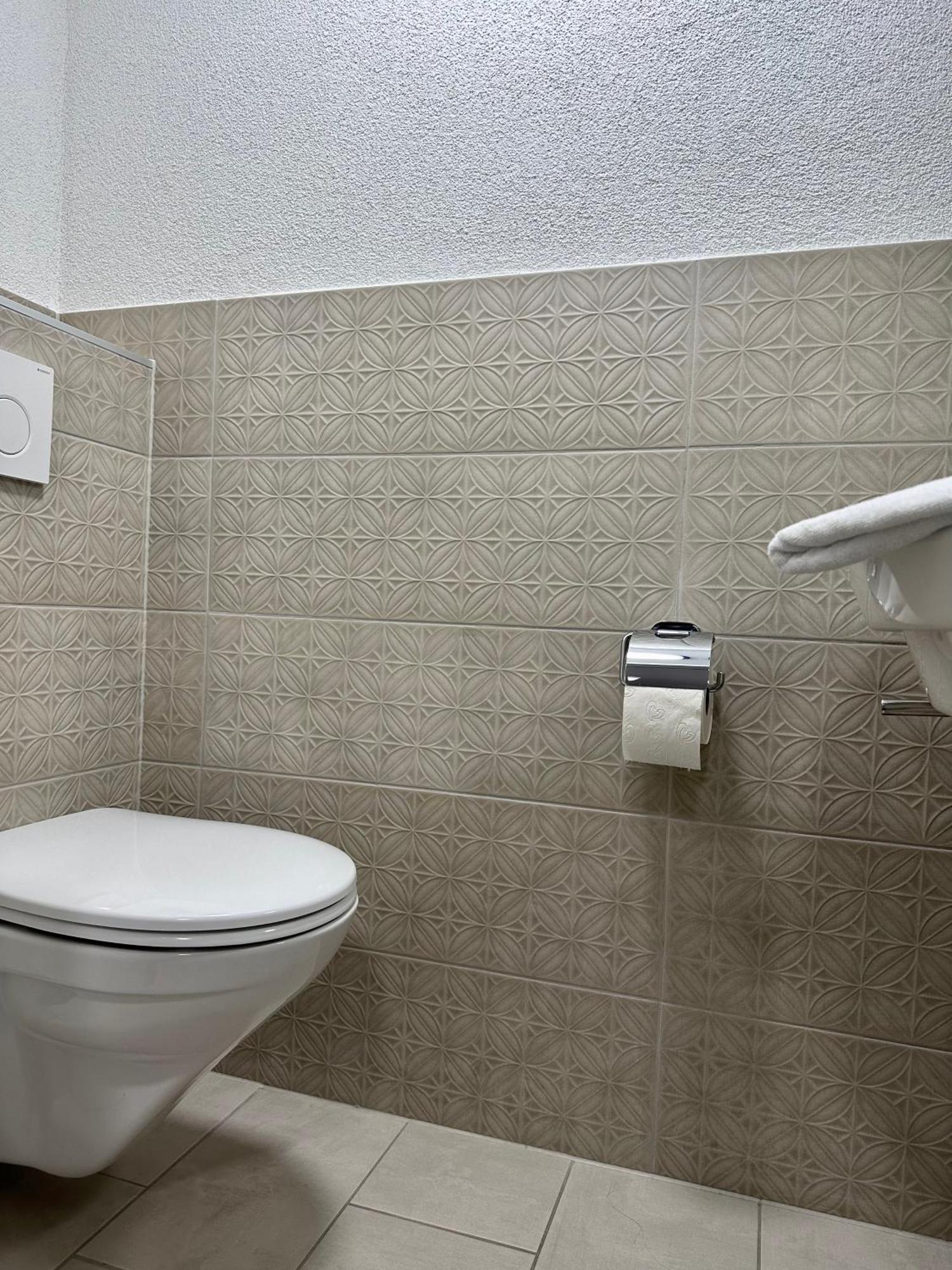 Welcome Hotel - Hellbuehl Self-Check-In Eksteriør billede